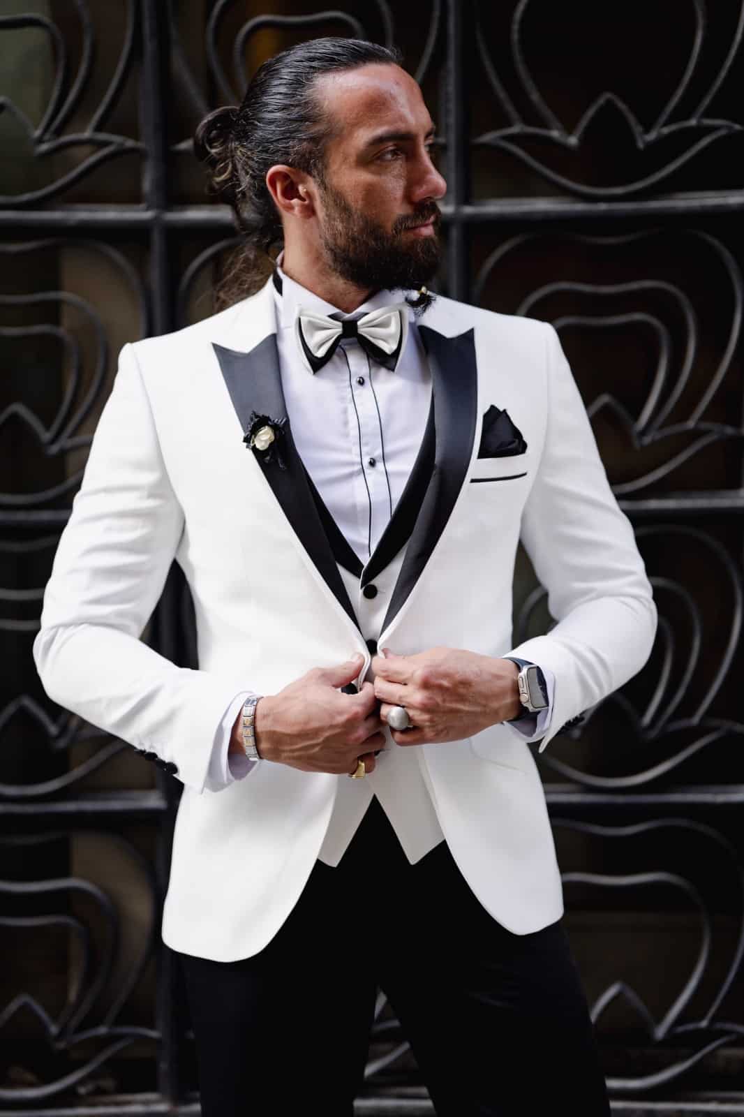 Mazonni Sopsham White Slim Fit Peak Lapel Tuxedo