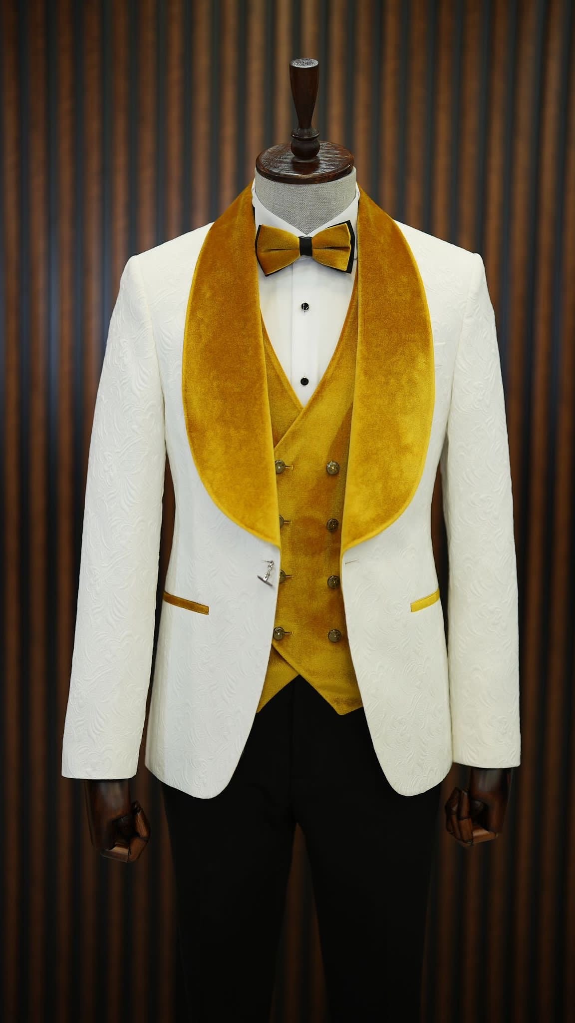 Mazonni Paruri Yellow Slim Fit Velvet Shawl Lapel Wool Tuxedo