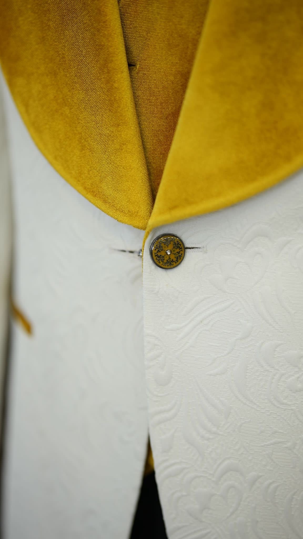 Mazonni Paruri Yellow Slim Fit Velvet Shawl Lapel Wool Tuxedo