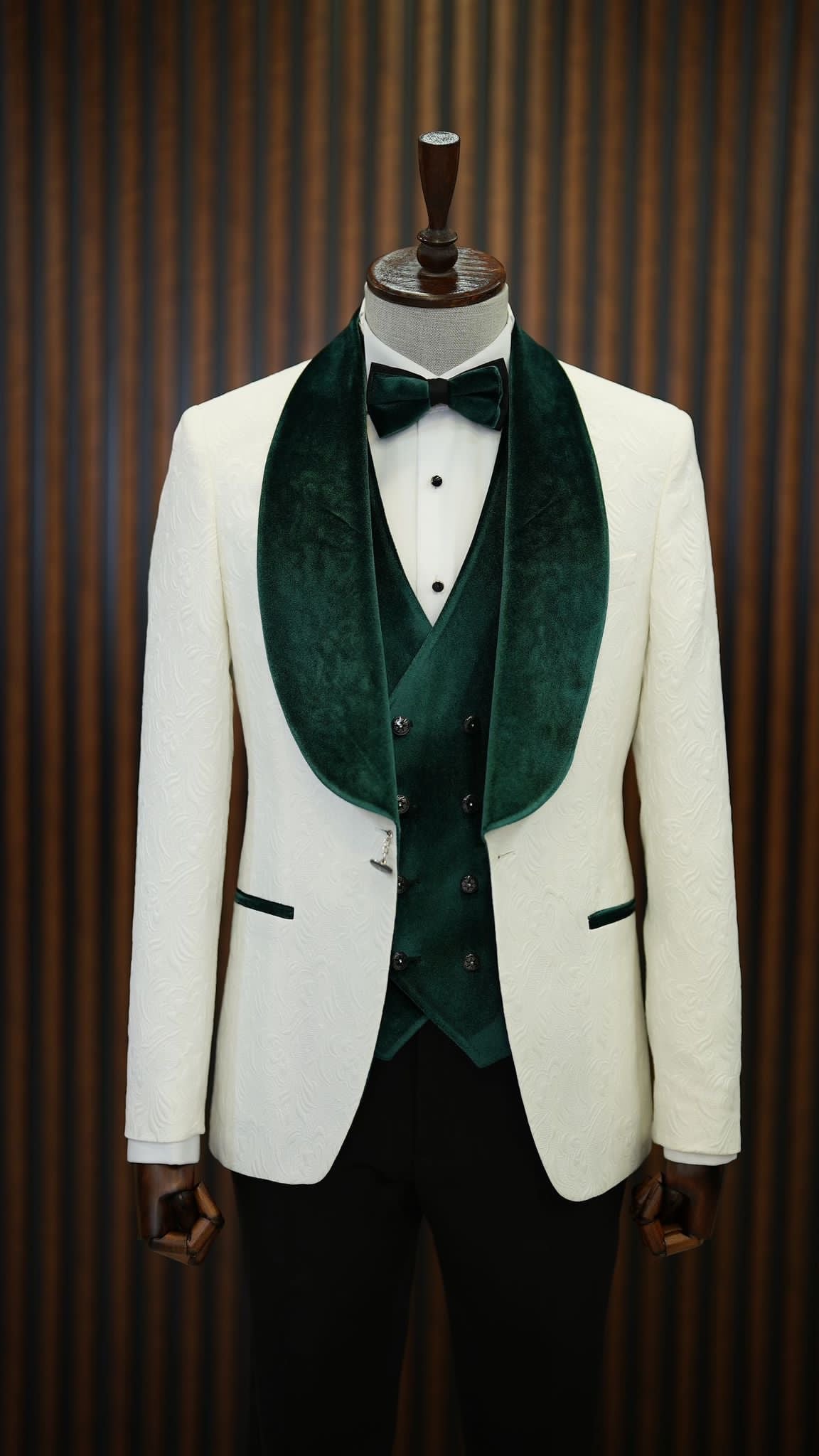 Mazonni Paruri Green Slim Fit Velvet Shawl Lapel Wool Tuxedo