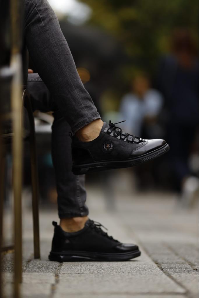 Leon Itlian Sole Black Sneakers